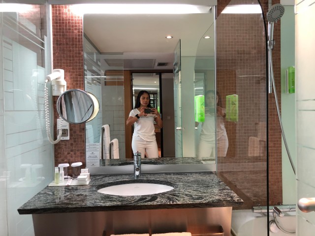 2BEA2425-F7D6-4F69-BBDE-78D30E33F965