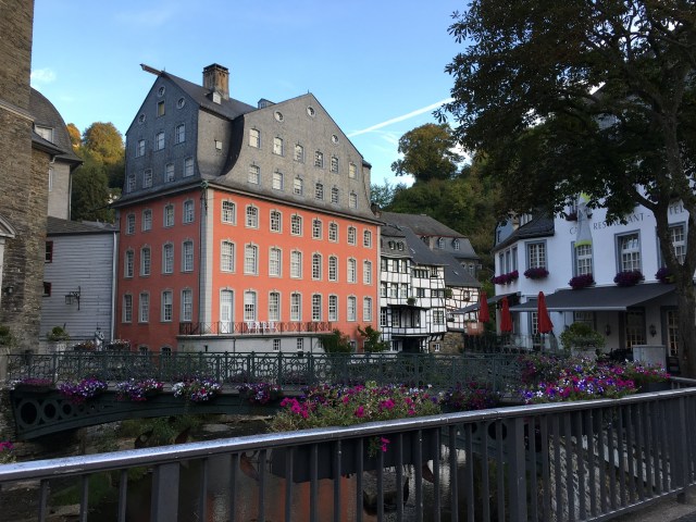 CAB903C5-43E0-4EA3-A88E-FBE4511D14BF